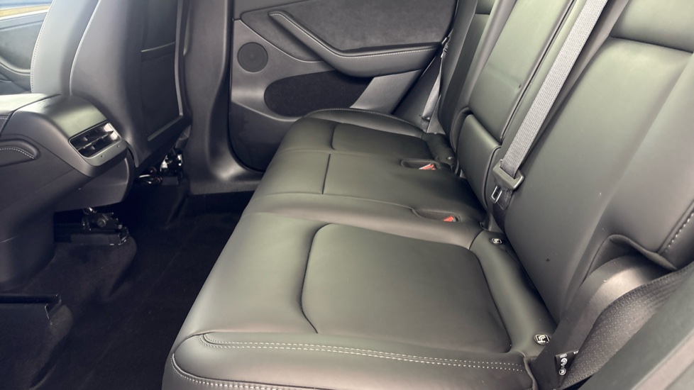TESLA MODEL Y HATCHBACK RWD 5dr Auto