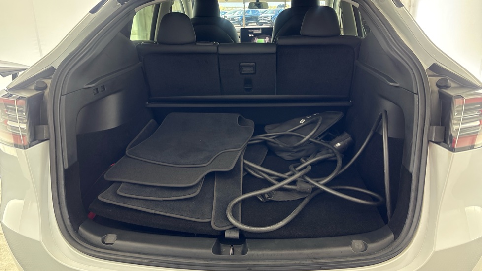 TESLA MODEL Y HATCHBACK RWD 5dr Auto