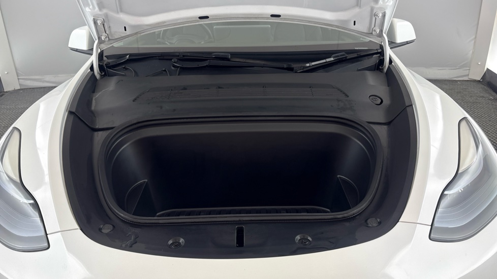 TESLA MODEL Y HATCHBACK RWD 5dr Auto