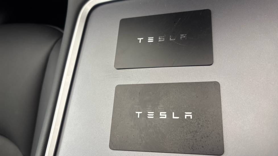 TESLA MODEL Y HATCHBACK RWD 5dr Auto