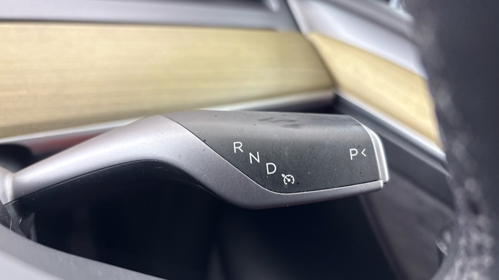 TESLA MODEL Y HATCHBACK RWD 5dr Auto