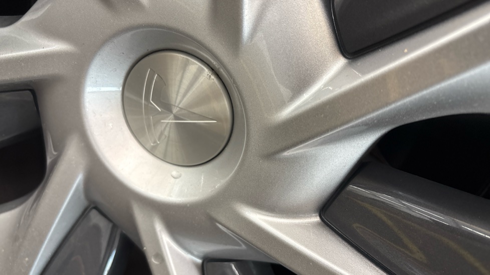TESLA MODEL Y HATCHBACK RWD 5dr Auto