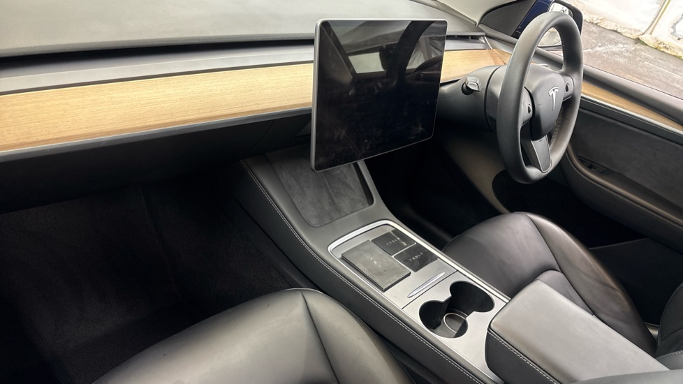 TESLA MODEL Y HATCHBACK RWD 5dr Auto