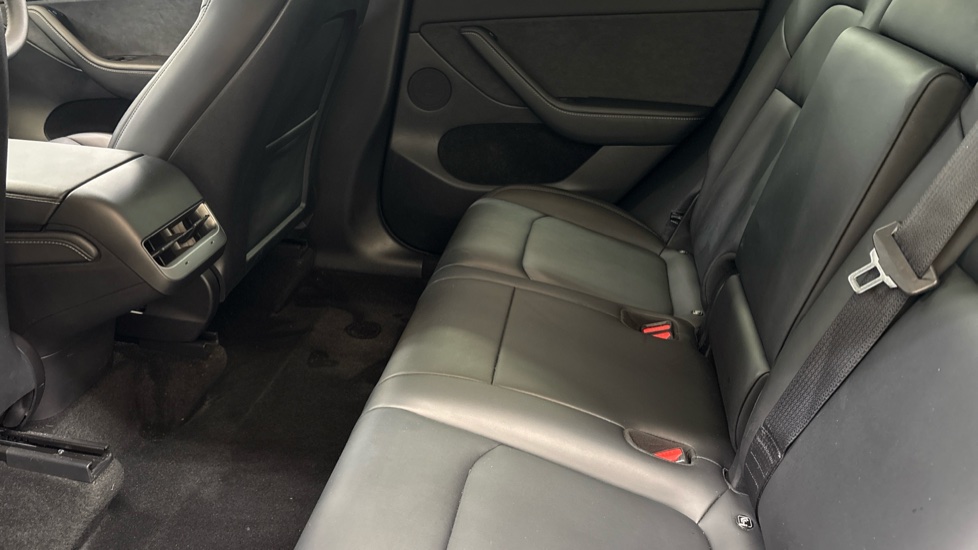 TESLA MODEL Y HATCHBACK RWD 5dr Auto