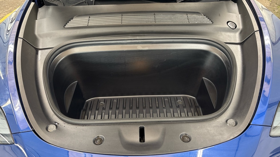 TESLA MODEL Y HATCHBACK RWD 5dr Auto