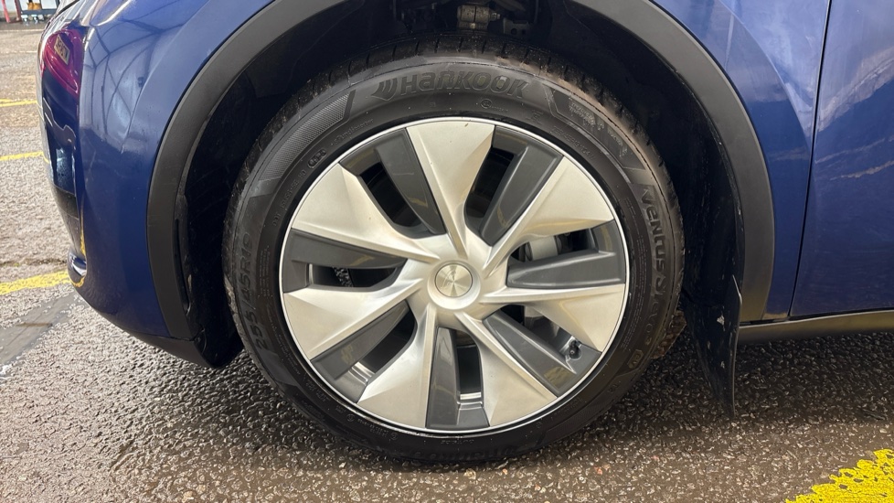 TESLA MODEL Y HATCHBACK RWD 5dr Auto