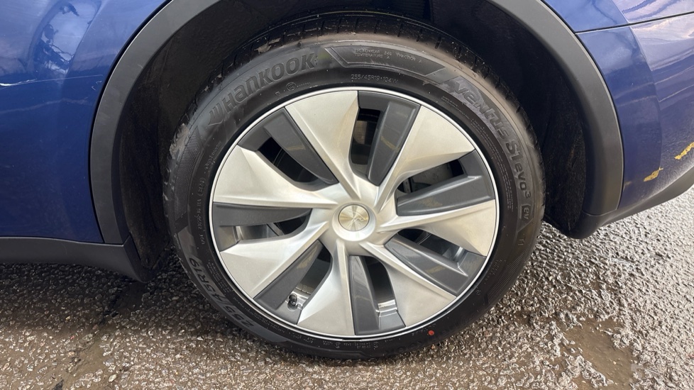 TESLA MODEL Y HATCHBACK RWD 5dr Auto