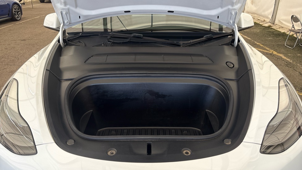 TESLA MODEL Y Image 16