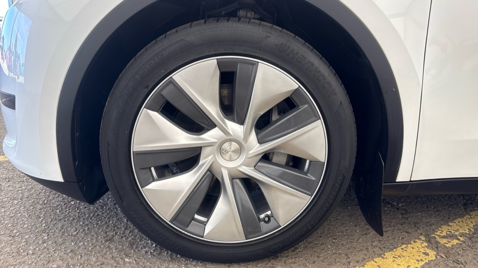 TESLA MODEL Y Image 17