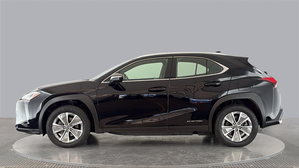 LEXUS UX Image 2