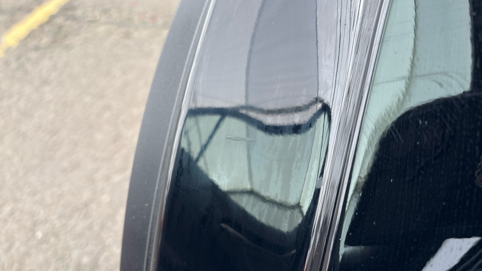 LEXUS UX Scratches