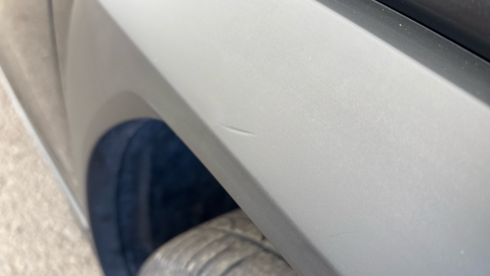 LEXUS UX Dent