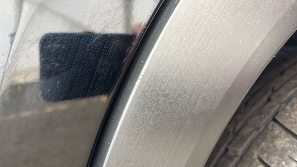 LEXUS UX Scuff