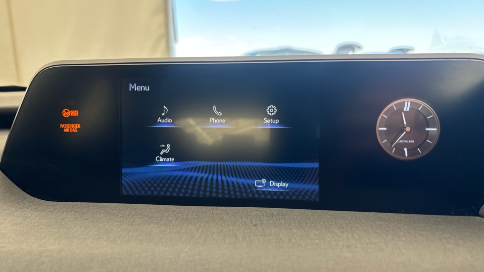 LEXUS UX Image 12