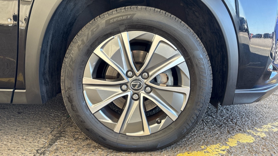 LEXUS UX Image 20
