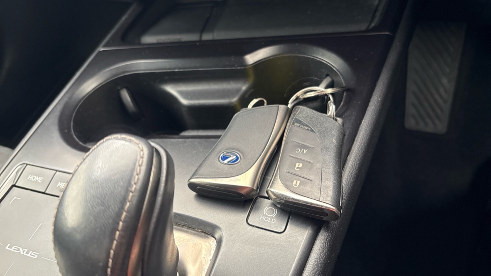 LEXUS UX 2 keys available