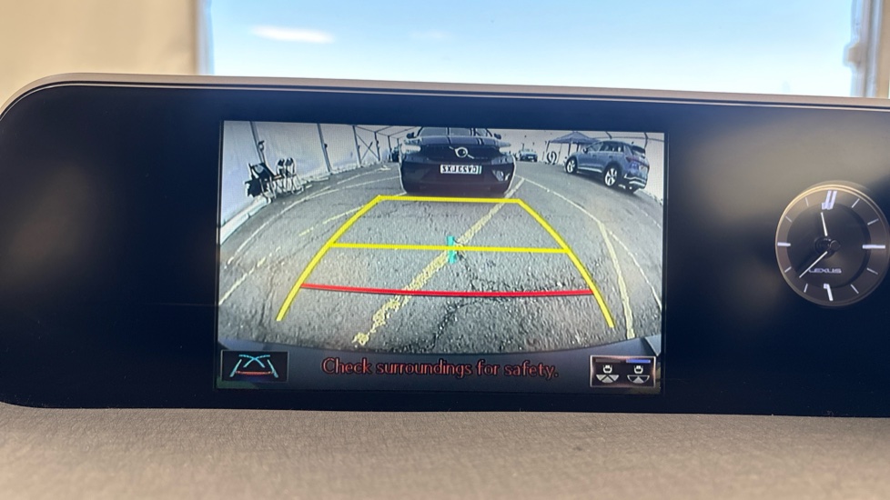 LEXUS UX Reverse camera