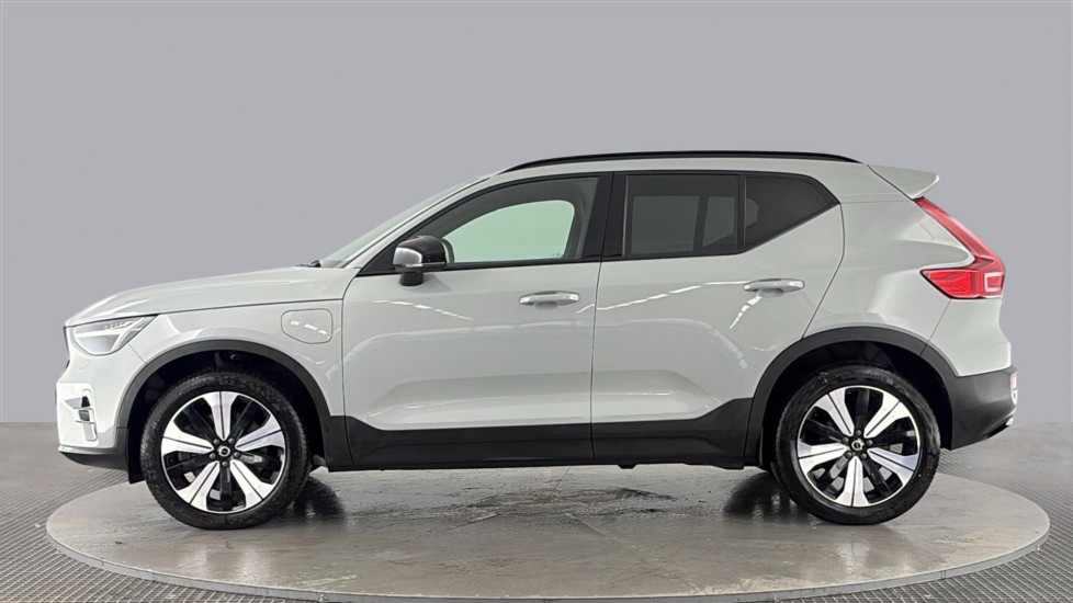 VOLVO XC40 Image 2