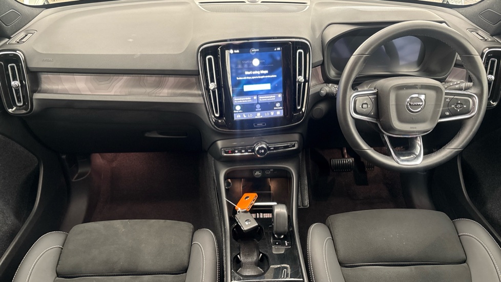 VOLVO EX40 Image 11