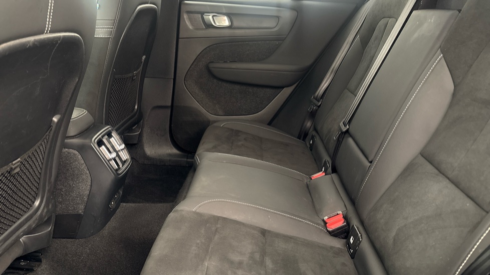 VOLVO EX40 ESTATE 175kW Single Motor Plus 69kWh 5dr Auto