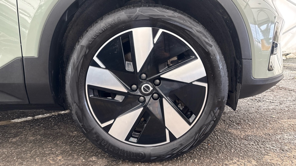 VOLVO EX40 ESTATE 175kW Single Motor Plus 69kWh 5dr Auto
