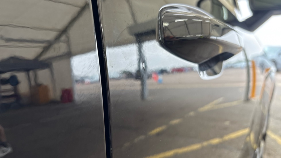 VOLVO C40 Dent