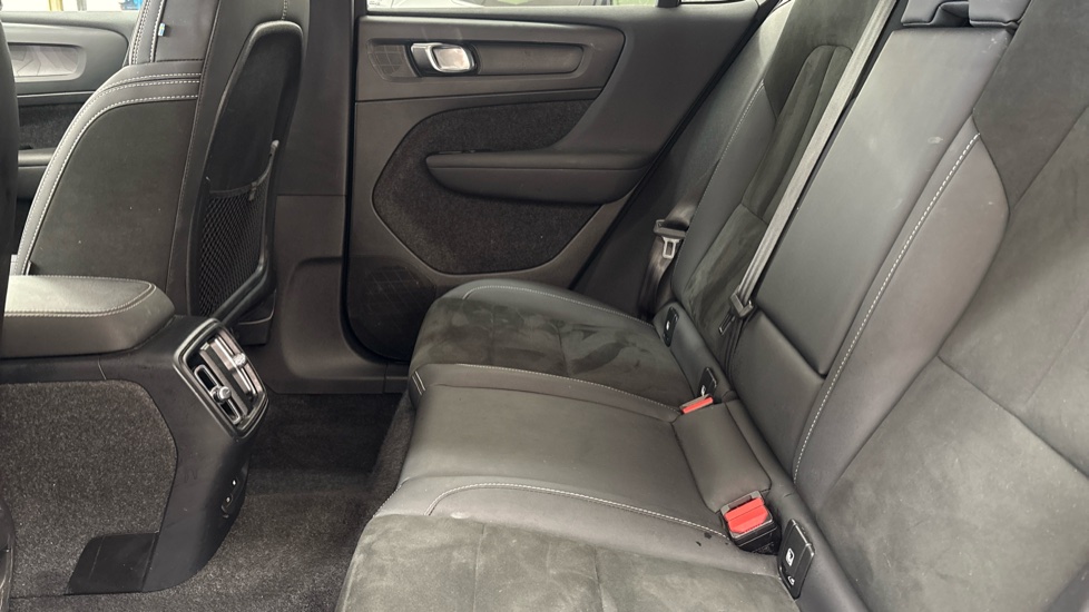 VOLVO C40 Image 14