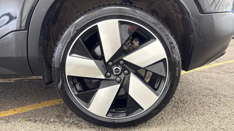 VOLVO C40 Image 18