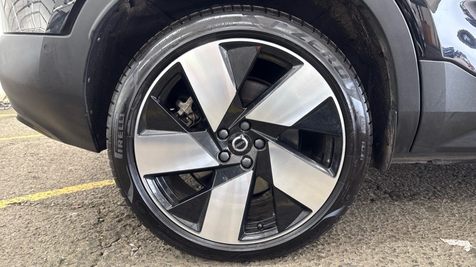 VOLVO C40 Image 19
