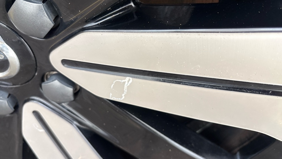 VOLVO XC40 scuff