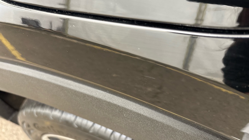 VOLVO XC40 scratch