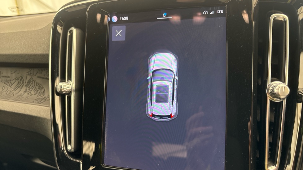 VOLVO XC40 parking sensors