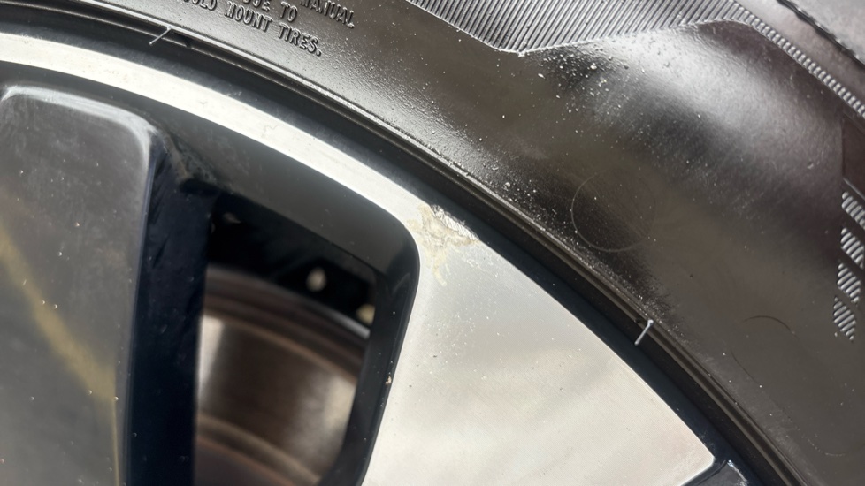 VOLVO XC40 Scuff