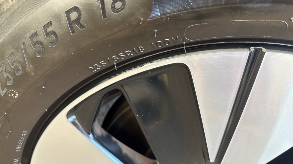 VOLVO XC40 scuff