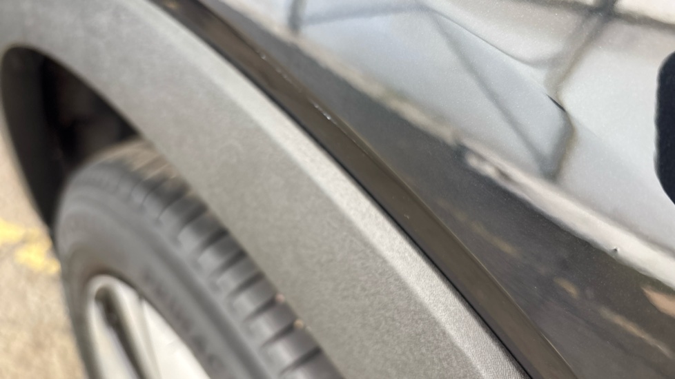 VOLVO XC40 chips and scratches