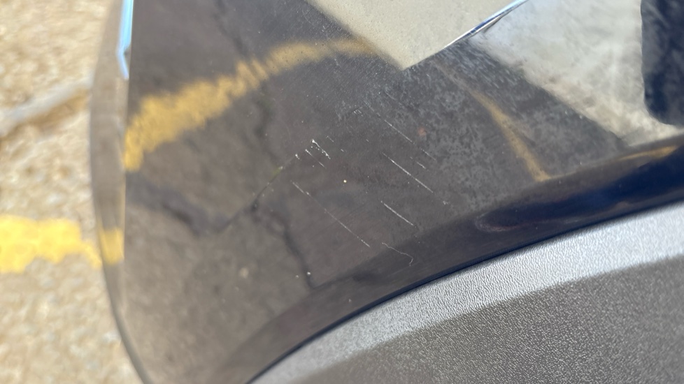 VOLVO XC40 scratches