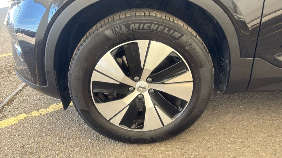 VOLVO XC40 Image 17