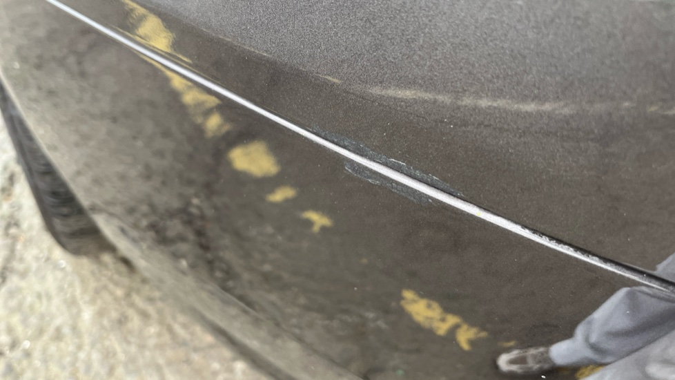 LAND ROVER RANGE ROVER SPORT scratch