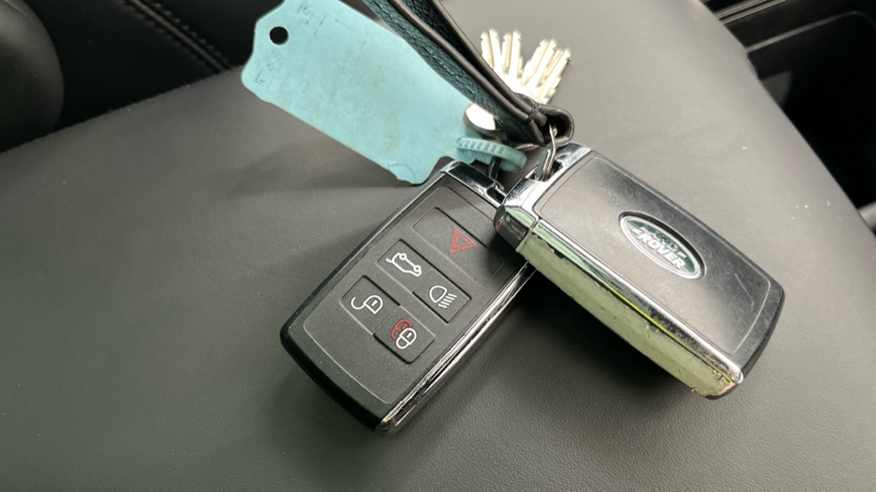 LAND ROVER RANGE ROVER SPORT two keys