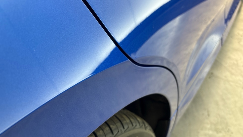 SKODA ENYAQ Dent