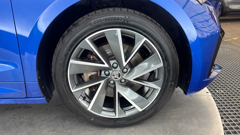 SKODA ENYAQ Image 20