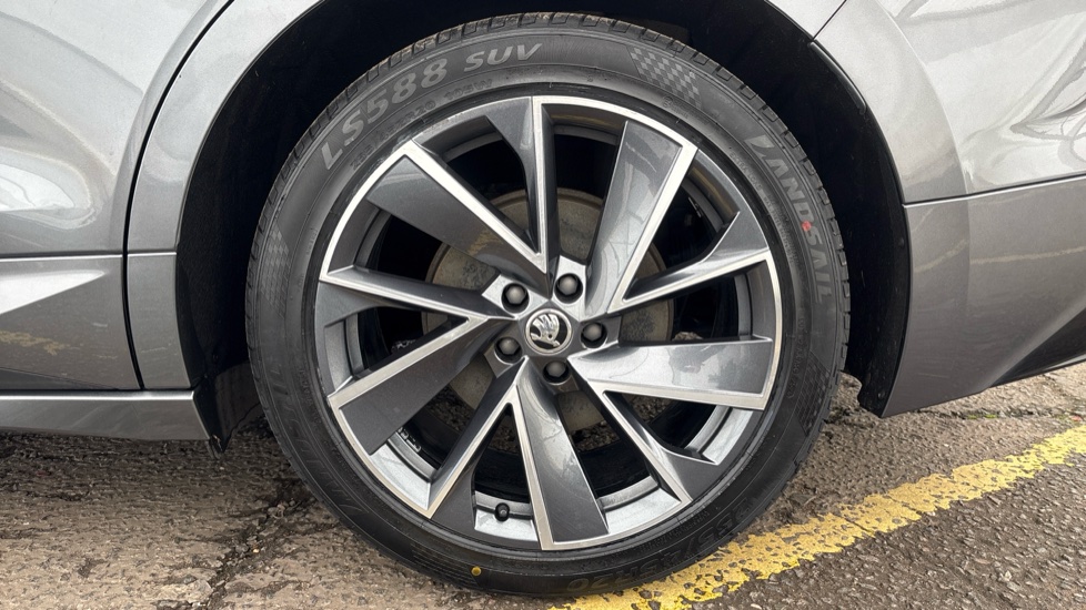 SKODA ENYAQ IV ESTATE 195kW 80x Sportline Plus 82kWh 4x4 5dr Auto