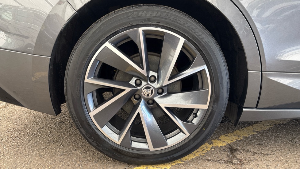 SKODA ENYAQ IV ESTATE 195kW 80x Sportline Plus 82kWh 4x4 5dr Auto
