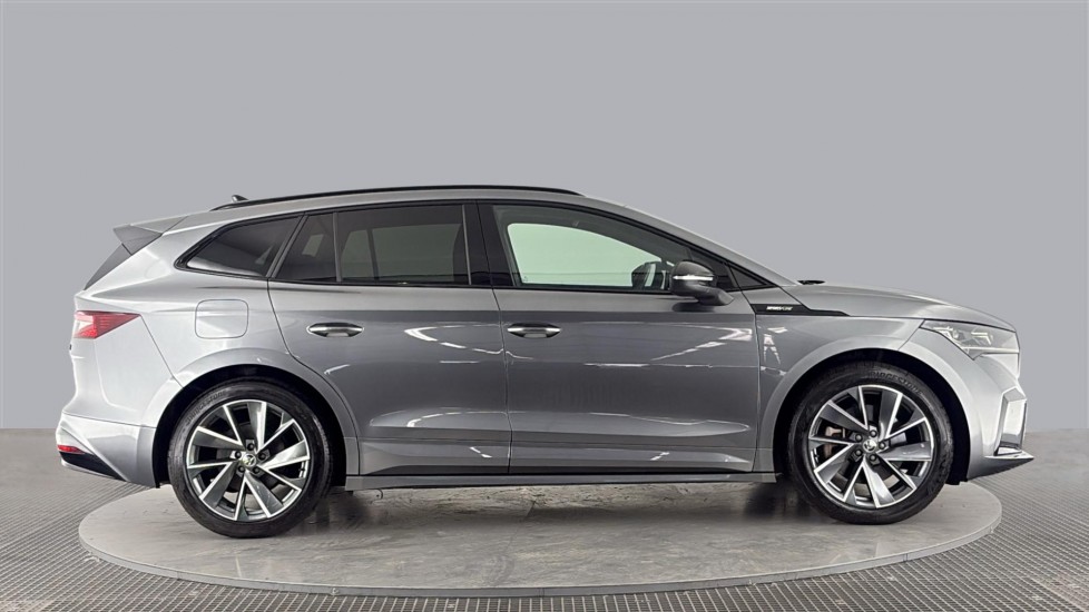 SKODA ENYAQ Image 6