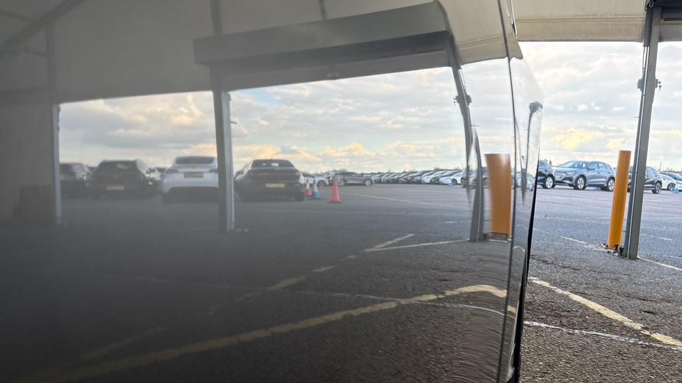 SKODA ENYAQ Dent