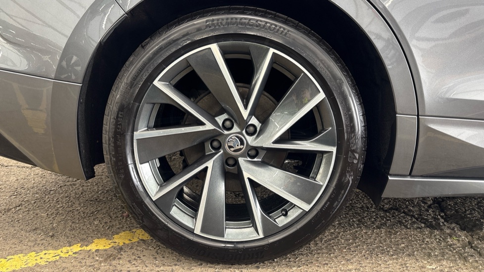 SKODA ENYAQ Image 19
