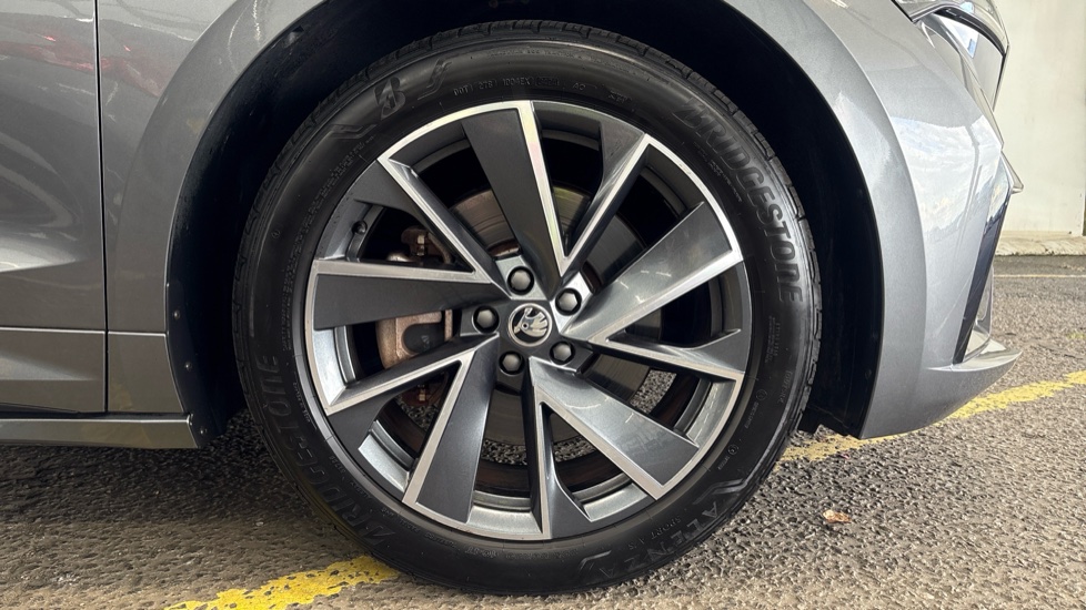SKODA ENYAQ Image 20