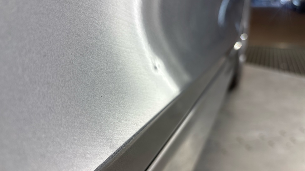 SKODA ENYAQ Dent