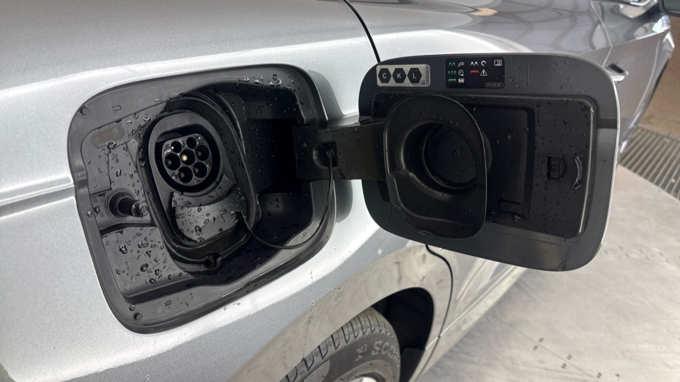 SKODA ENYAQ Image 21
