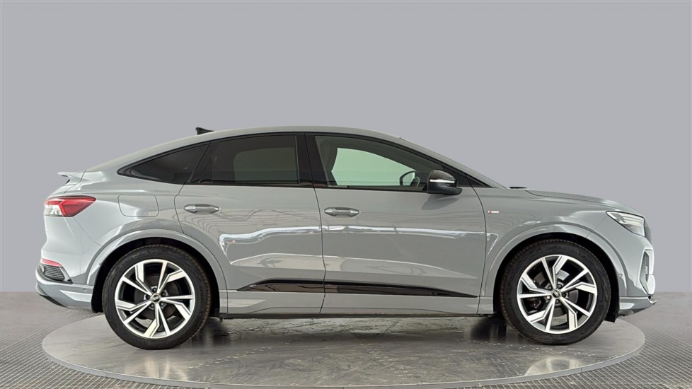 AUDI Q4 Image 6